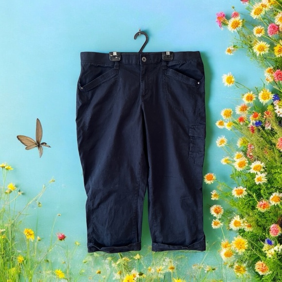 Lee Relaxed Fit Mid Rise Black Twill Capri Pants - Picture 10 of 10